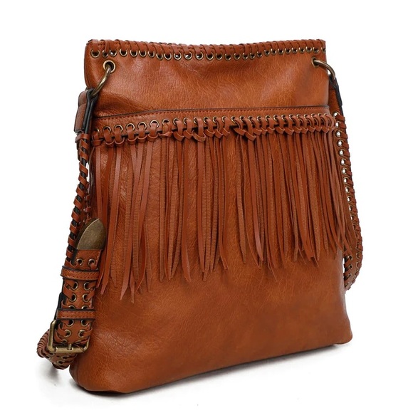 🌻NWT! Large Fringe Crossbody